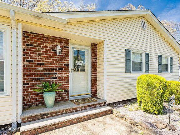 3rd image of 741 Revere Drive