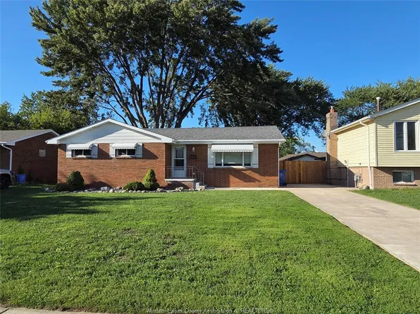 399 Saint Peter St, Lakeshore, ON N8L 0N3