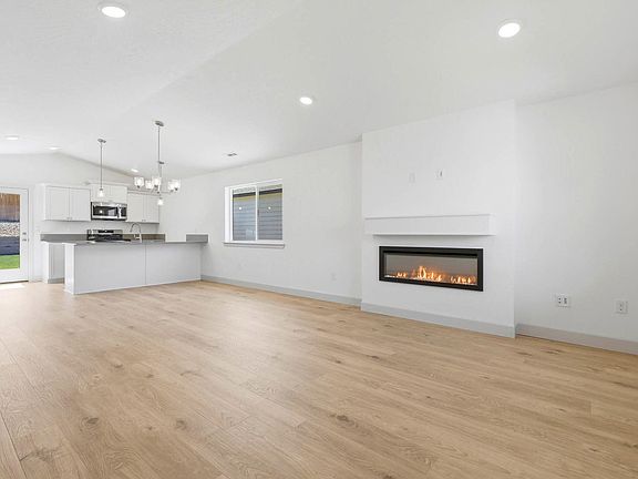 3rd image of 1134 NW Fairway Dr #150