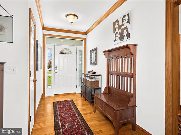3rd image of 411 Greenwood Ave