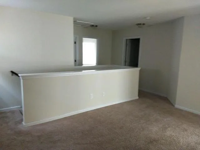 194 Bonhomme Cir — Photo 3