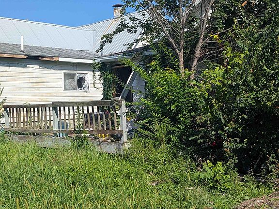 4th image of 602 Dubois St