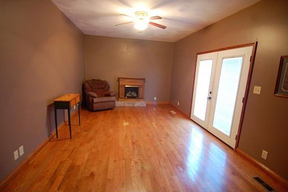 4th image of 4840 Shadow Dr