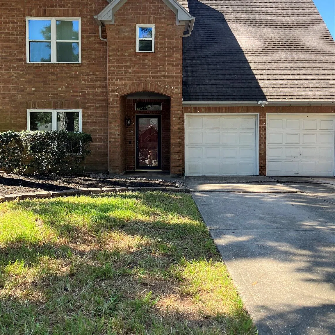 4 bed, 2.5 bath, 2297 sqft, $2,400 — Photo 1