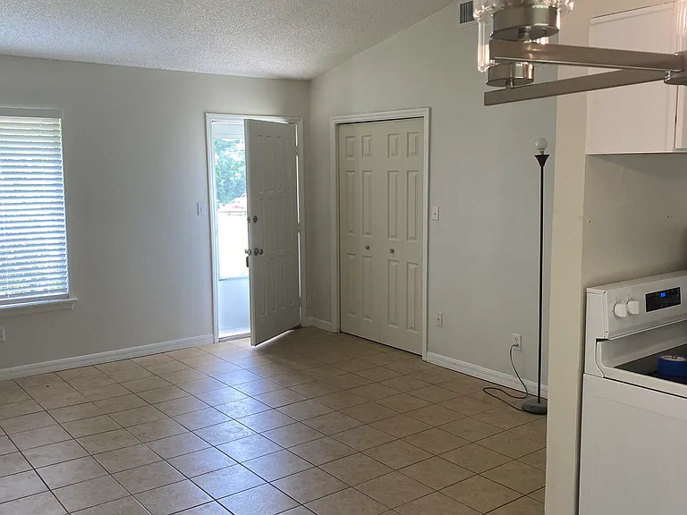 950 Beau Ct — Photo 4