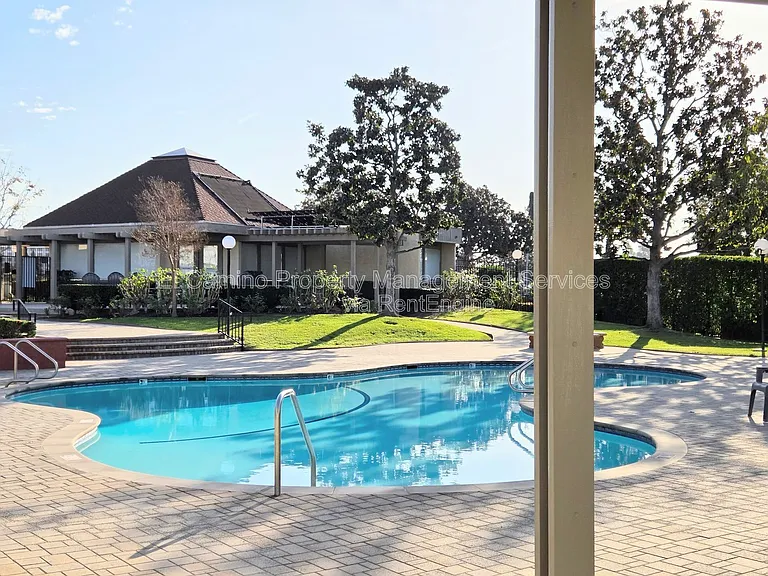 955 W Lamark Ln — Photo 22