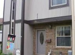 26 Helmsman Ct, Essex, MD 21221