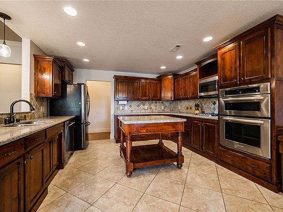 2nd image of 2915 N 15th Pl