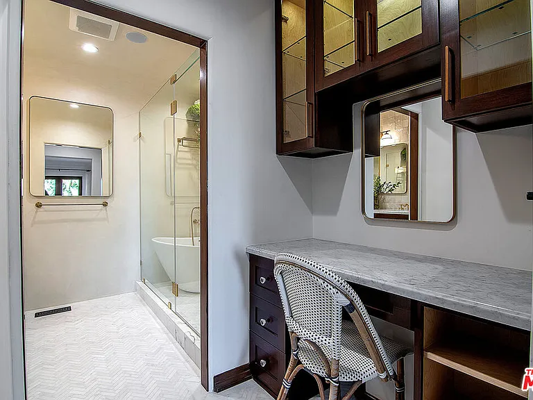 3475 N Knoll Dr — Photo 20
