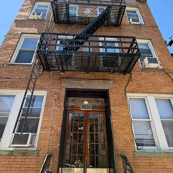 209 New York Ave #A04 — Photo 1