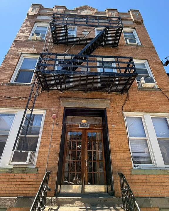 1st image of 209 New York Ave #A04