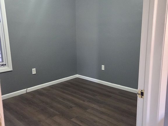 2nd image of 44 4th St #2