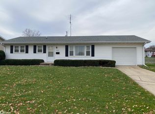 2003 Skyline Dr, Marshalltown, IA 50158