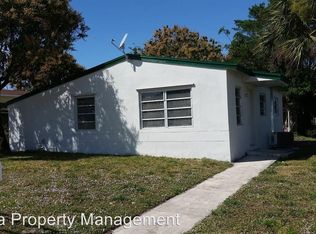1050 W 25th St, Riviera Beach, FL 33404