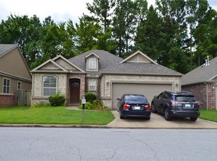 135 E Madrid St, Fayetteville, AR 72703