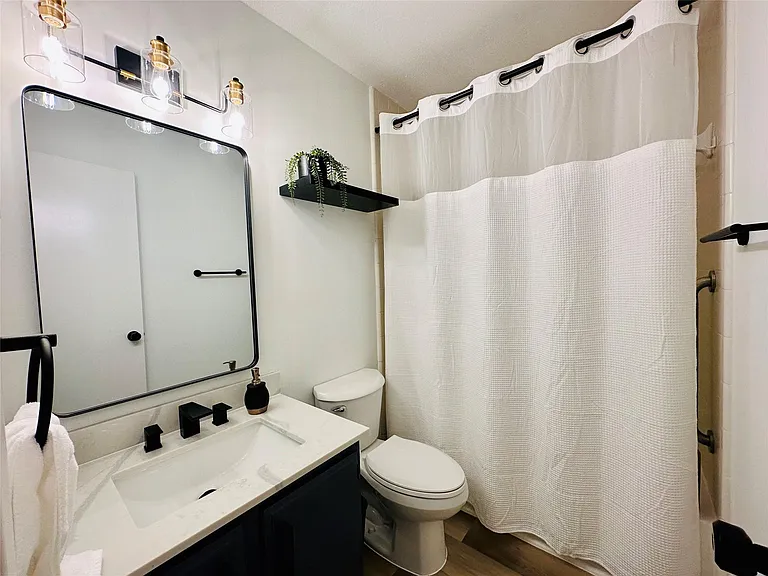 1504 Southmore Blvd — Photo 18