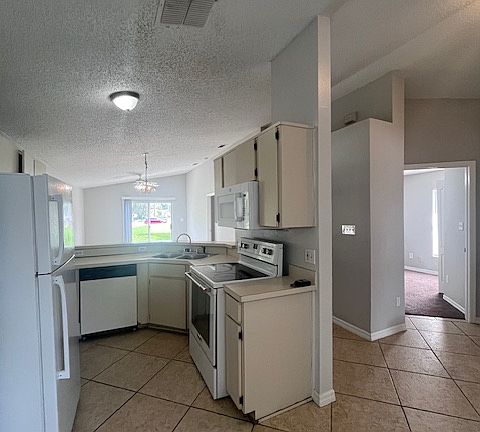 3rd image of 9618 Rivers Bend Ct