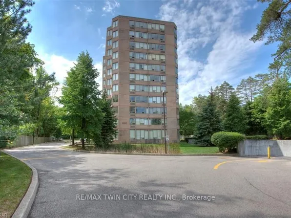 3227 King St E, Kitchener, ON