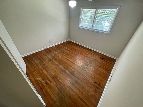 5th image of 365 Morton Ave