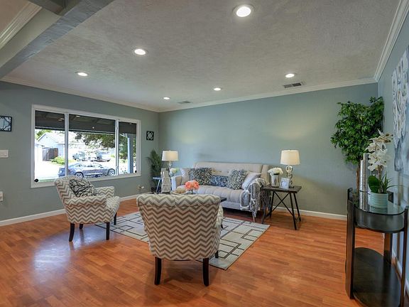 2nd image of 3344 Cavendish Dr