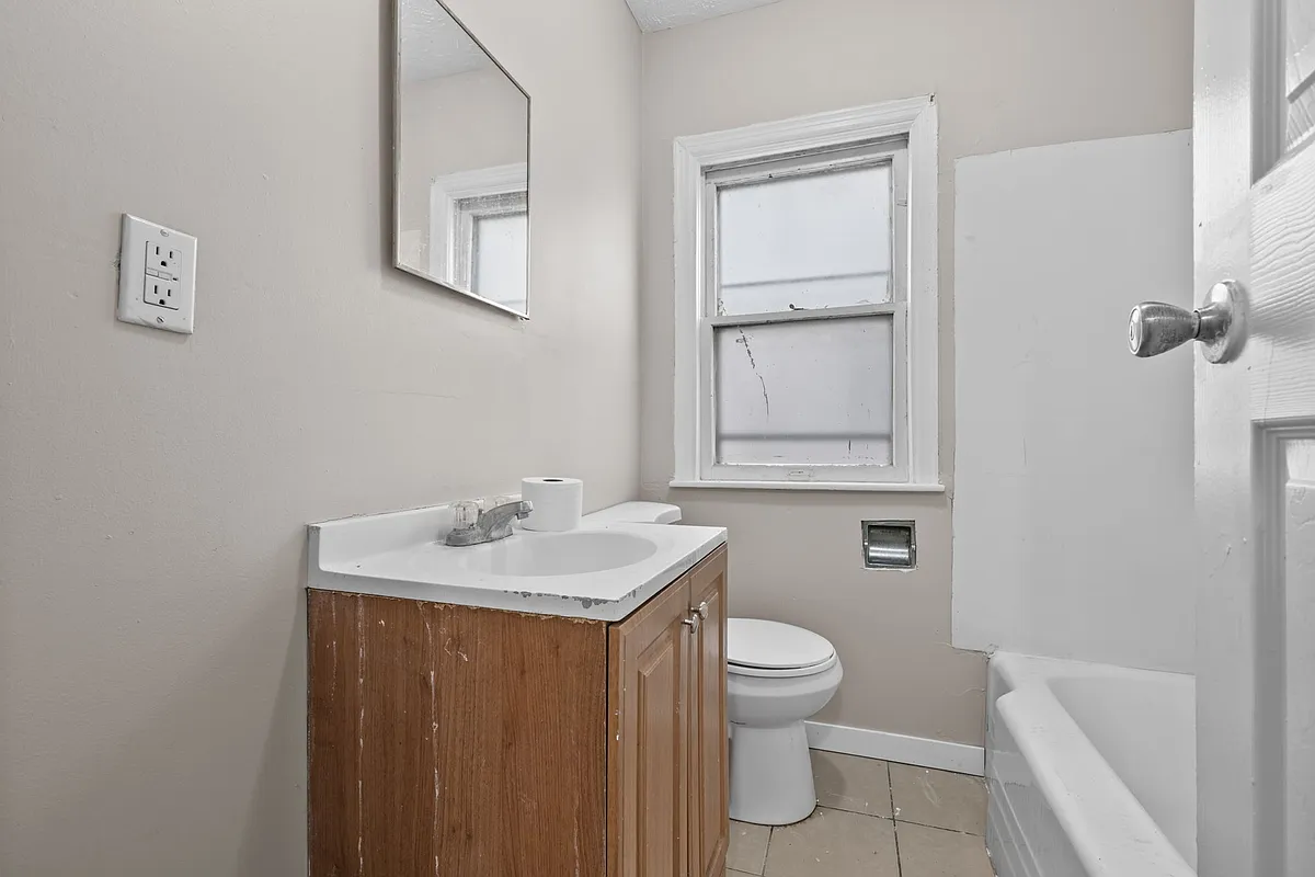 Building Photo - 1227 W 25th St