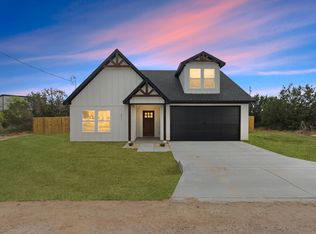 2211 Woodcrest Trl, Granbury, TX 76048