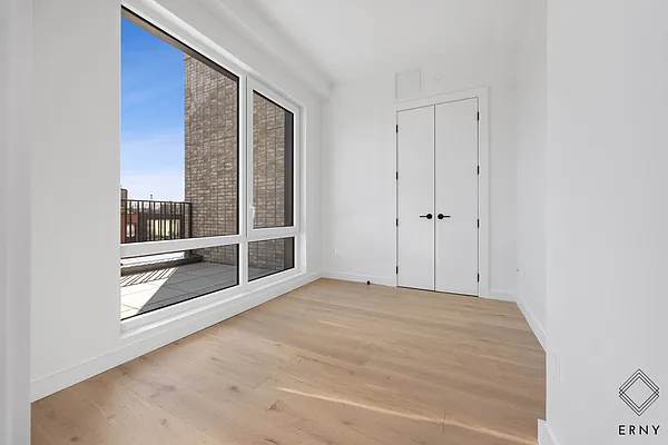 Bedroom, photo 1