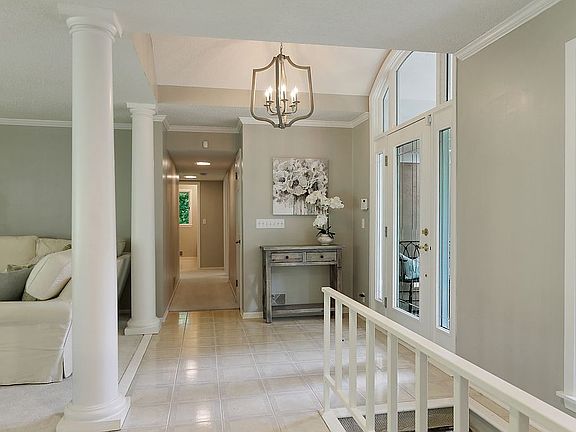 4th image of 2 Sandpiper Ln