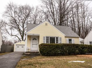 200 Winstead Rd, Rochester, NY 14609