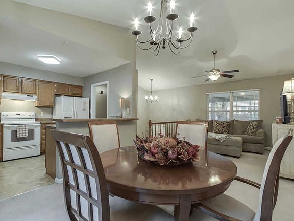 3rd image of 728 Summerdale Dr