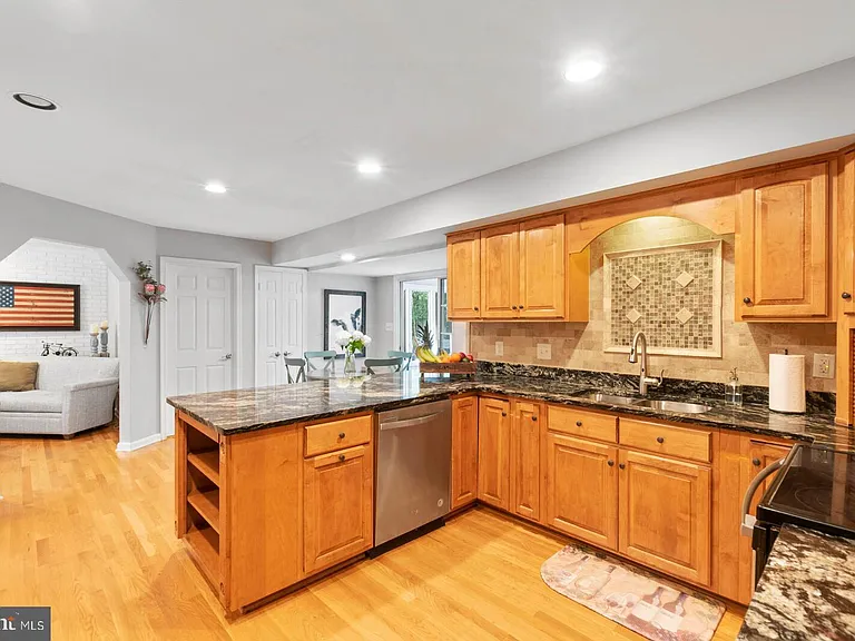 3125 Hannahs Pond Ln — Photo 9