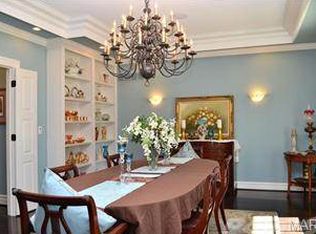 2721 Yaeger Rd, Saint Louis, MO 63129