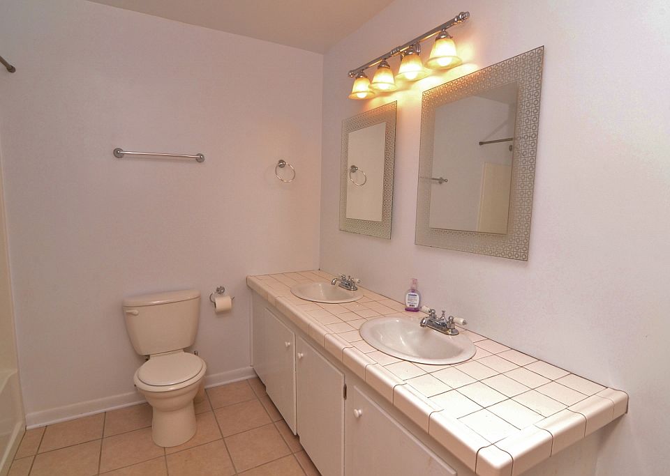 1st image of 10741 Lindsey Ln
