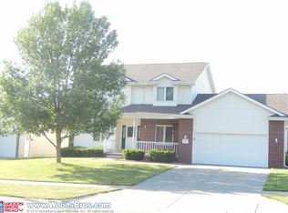 4114 Eagle Ridge Rd, Lincoln, NE 68516