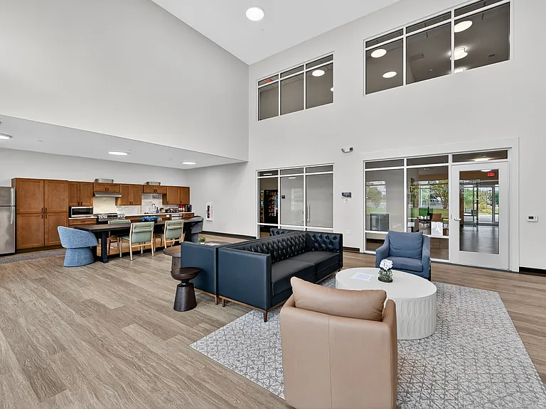 750 Tower Dr — Photo 32