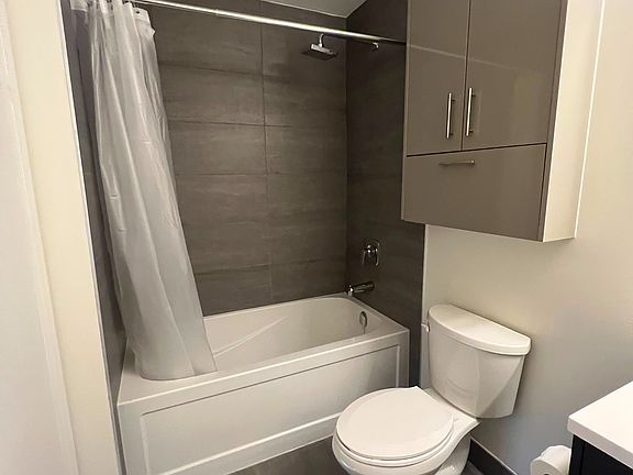 4th image of 188 Fairview Mall Dr #2802