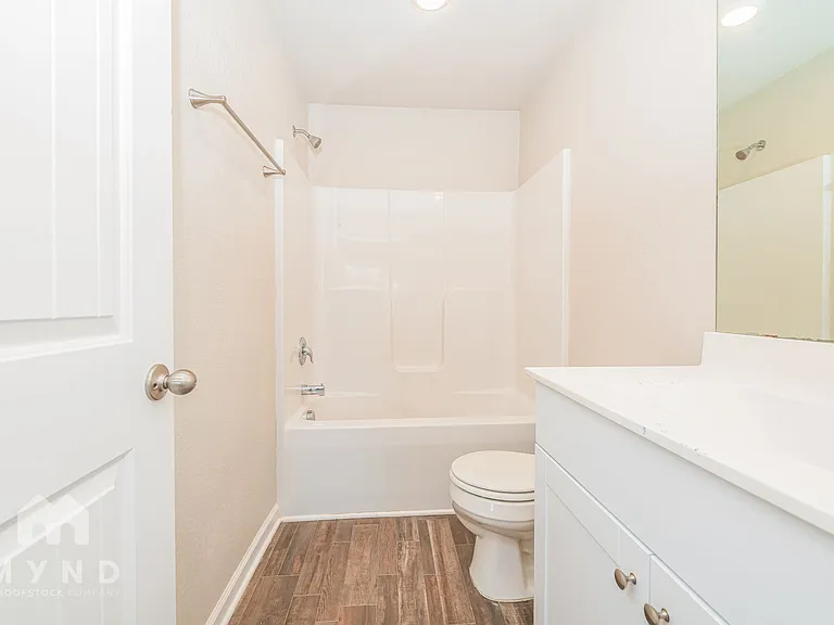 250 Yorktown Ln — Photo 16