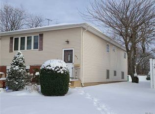 491 Seamans Neck Rd, Seaford, NY 11783