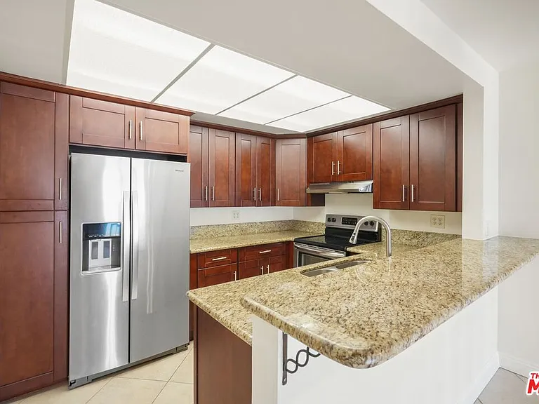 18103 Coastline Dr #8 — Photo 5