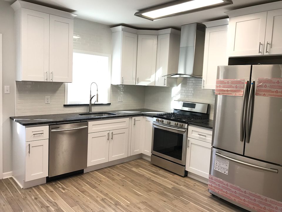 Eat in Kitchen