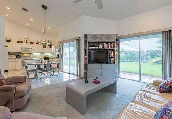 Home For Sale In Meadowland Cove