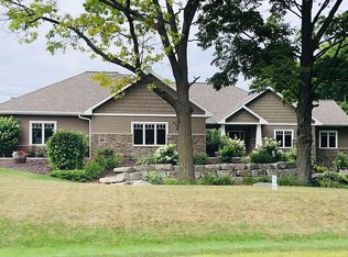 3904 Pine View Dr, Pulaski, WI 54162