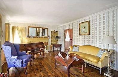 3rd image of 2025 Fairburn Ave