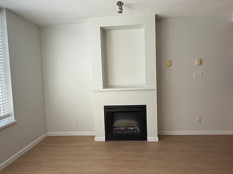 9298 University Cres #6 — Photo 7
