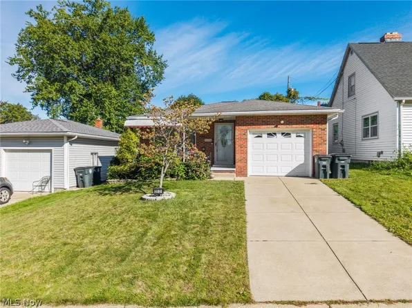 217 Clinton Ave, Akron, OH 44301