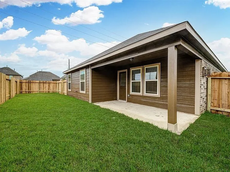 2702 Golden Hills Ct — Photo 23