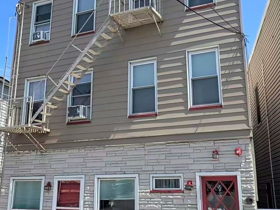 1st image of 132 Park Ave APT 3