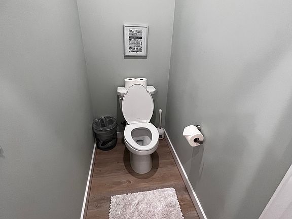 5th image of 422 Le Grand Dr