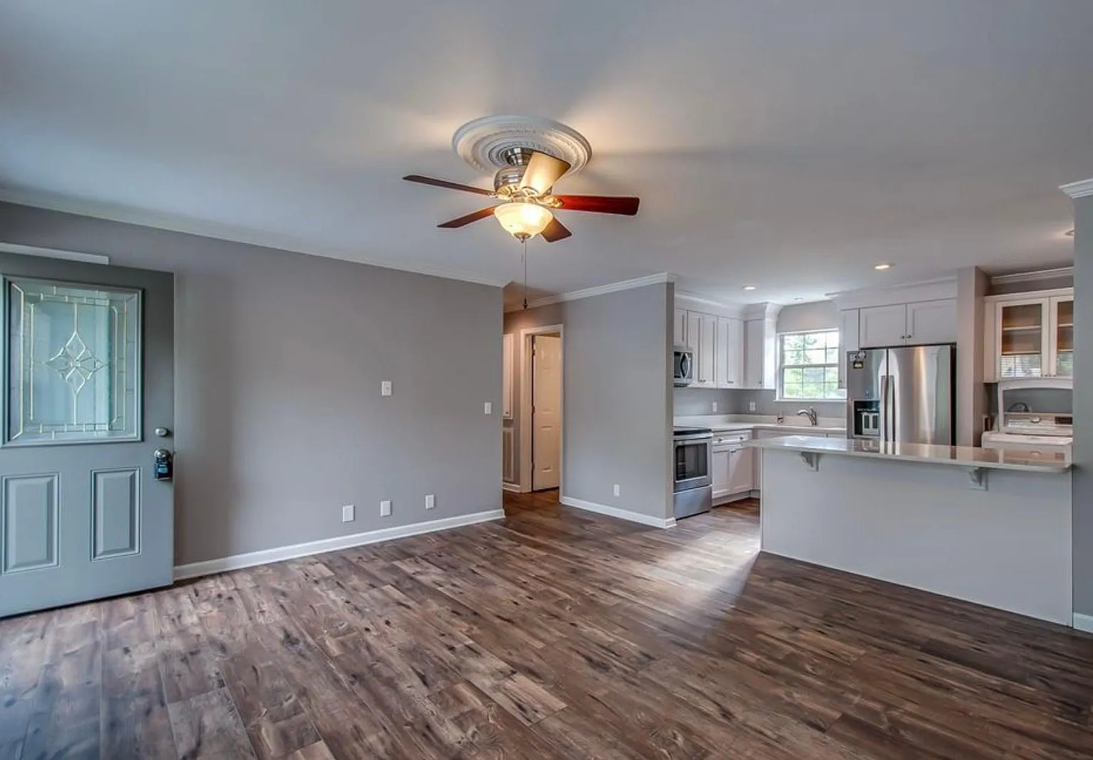 415 Granbury St — Photo 3
