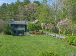 6 Wintersun Ln, Fairview, NC 28730